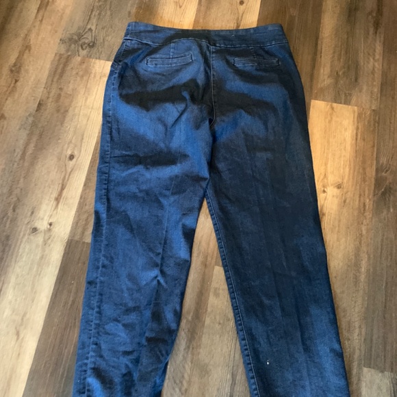 Kim Rogers pull on stretch straight leg jeans. Preowned but in good shape - Picture 4 of 4